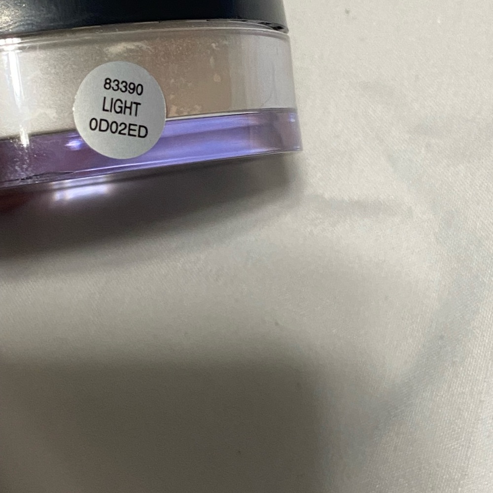 ELF Halo Glow Setting Powder - Picture 2 of 2